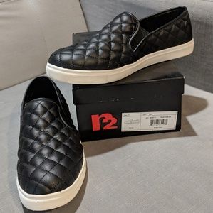 Almost new black slip on sneakers